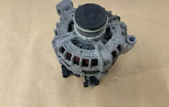 Volvo V40 Generator/alternator 31288880