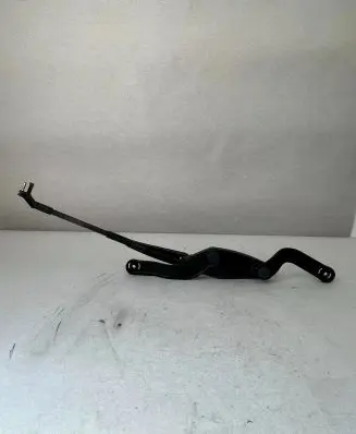 Mercedes-Benz CLS C219 Front wiper blade arm A2118200744