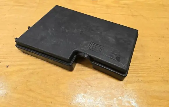 Mazda CX-7 Fuse box cover EH6466761A K7425