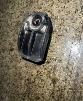 BMW 5 E39 Radiator mount bracket 1740315