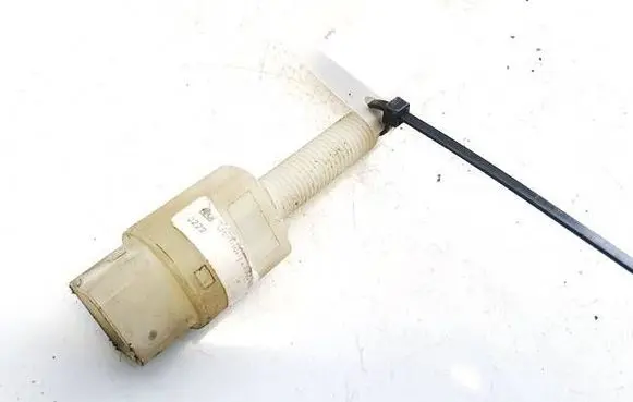 Audi A4 S4 B5 8D Brake pedal sensor switch 