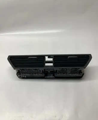 Volkswagen Jetta VII Dashboard air vent grill cover trim 17B819728A