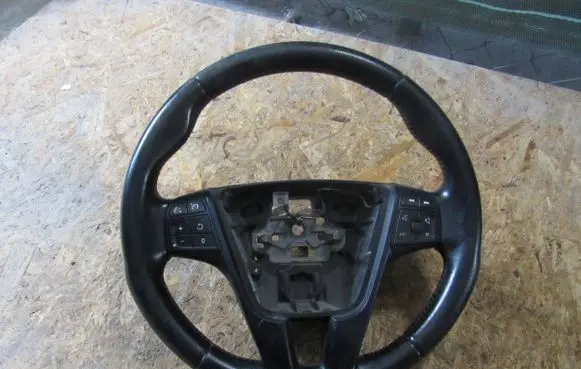 Volvo V40 Steering wheel