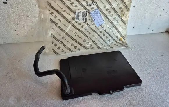 Jeep Renegade Battery tray 52108934 68440103AA