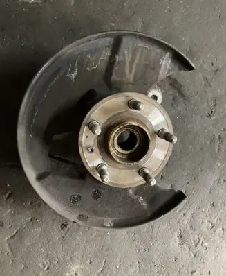 Opel Insignia A Front wheel hub spindle knuckle
