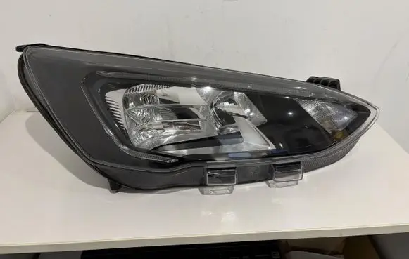 Ford Focus Headlight/headlamp MX7B-13E014-CC