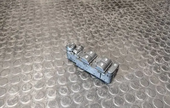 Citroen C4 II Electric window control switch 96657050ZD 96657050