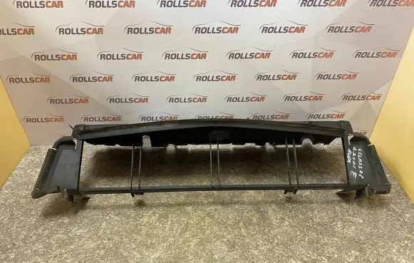 Mercedes-Benz C W204 Bottom radiator support slam panel A2045050430