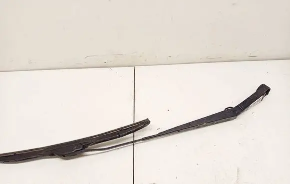 Nissan Pathfinder R51 Front wiper blade arm