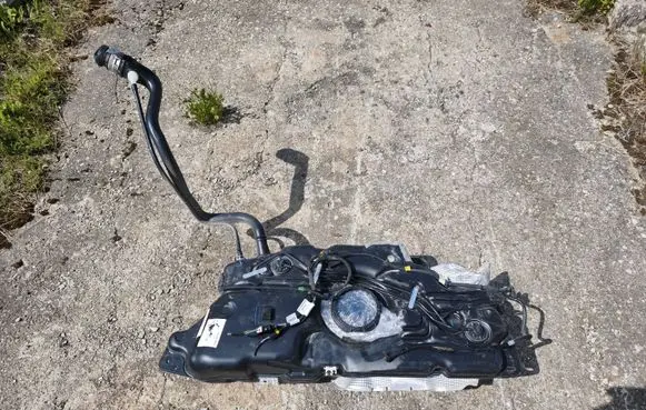 Opel Grandland X Fuel tank 9848967380
