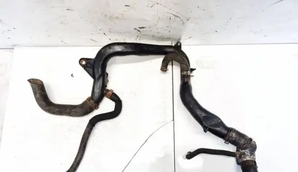 Opel Zafira A Engine coolant pipe/hose 13111683