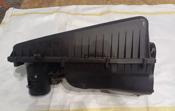 BMW X5 F15 Air filter box 8603092 72141738 19846510