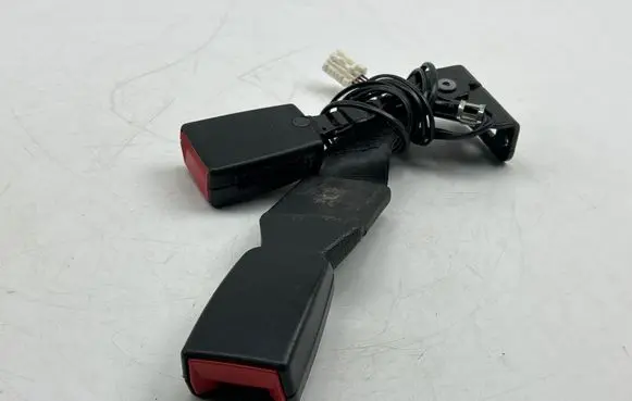 Peugeot 3008 I Middle seatbelt buckle (rear) 9681985380 34039768 B080514