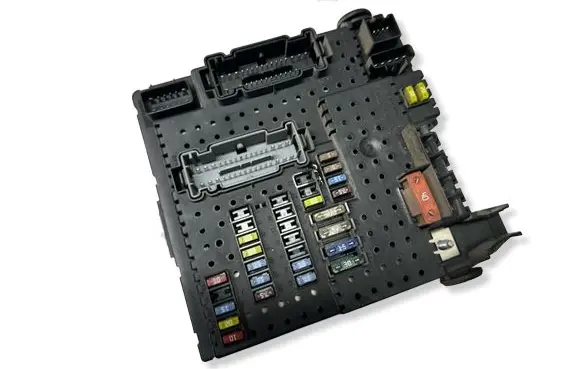 Volvo V70 Fuse module 12217799