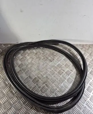 Volvo XC40 Front door rubber seal 32342440