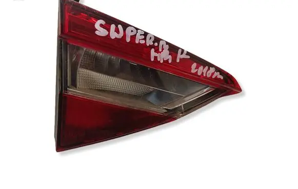 Skoda Superb B8 (3V) Tailgate rear/tail lights 