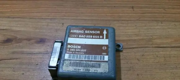 Audi A4 S4 B5 8D Airbag control unit/module 0285001037 8a0959655b