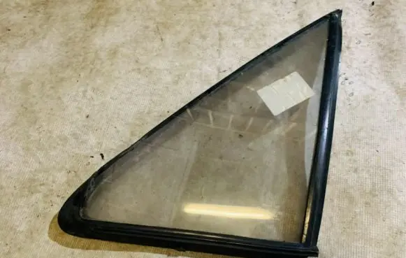 Volkswagen Jetta II Front door vent window glass four-door 