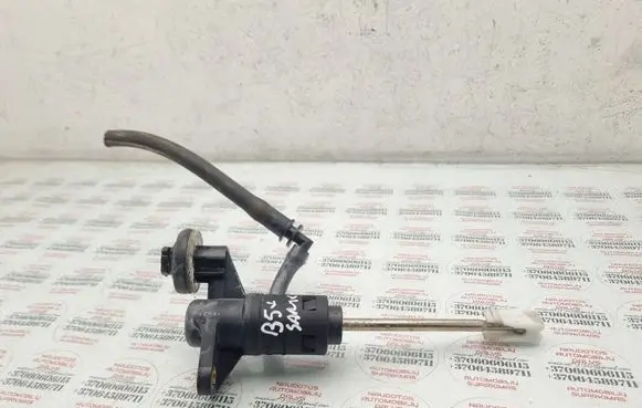 Volkswagen PASSAT B5.5 Clutch master cylinder 8E1721401F