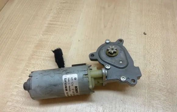 Volkswagen Phaeton Seat adjustment motor 0130002582 901890102