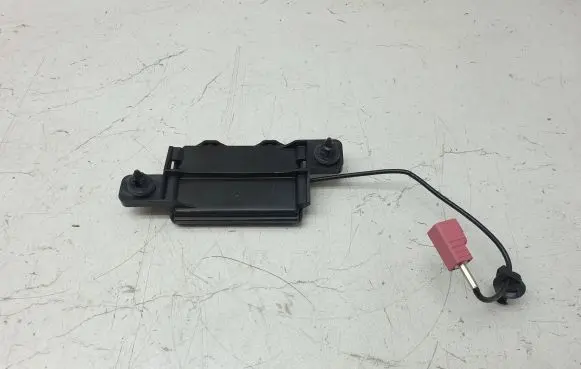 Chrysler Pacifica Antenna control unit P68186558AA 16226