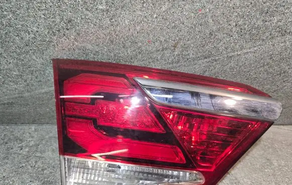 Hyundai i40 Tailgate rear/tail lights 924033Z5