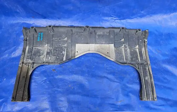 Suzuki Vitara (LY) Engine splash shield/under tray 7241161M00