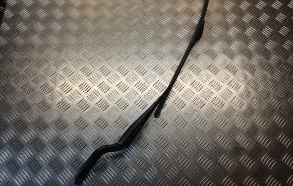 Ford Focus C-MAX Front wiper blade arm 3M5117526AA