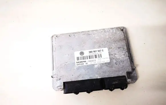 Volkswagen PASSAT B5 Engine control unit/module 3b0907557c 5wp4332