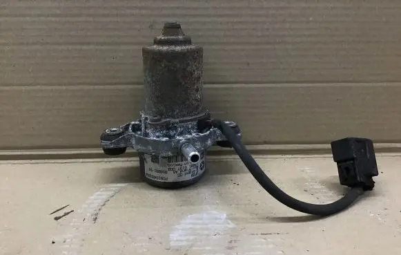 Dodge Durango III Vacuum pump P05154322AA