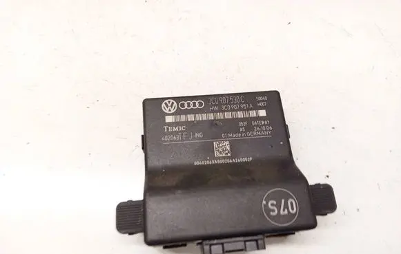 Volkswagen PASSAT B6 Door control unit/module 3C0907530C 3C0907951A