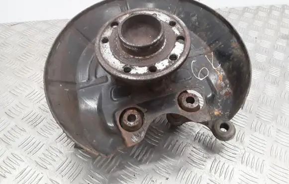 Rear wheel hub spindle/knuckle