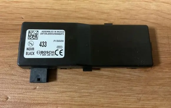 Opel Insignia A Door central lock control unit/module 13503204 F00HJ00491 DL32044Z0030022F