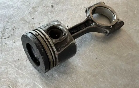 Opel Vivaro Piston 