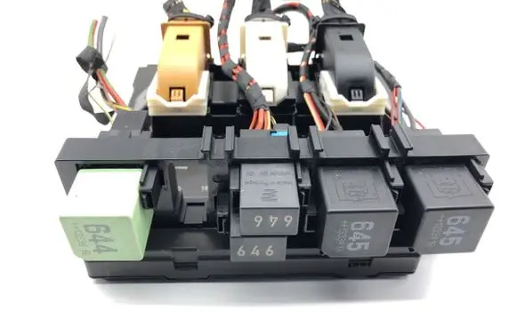 Volkswagen PASSAT B7 Central body control module 3AA937087Q