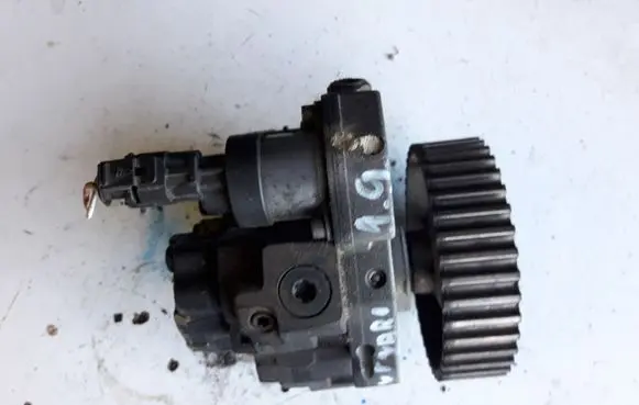 Fuel injection high pressure pump