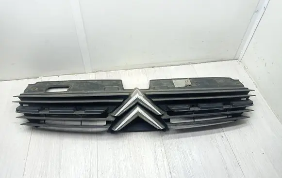 Citroen C5 Front bumper upper radiator grill 9636751980 28857M