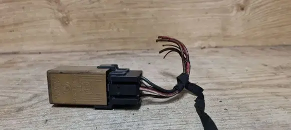 BMW 5 E39 Window control relay 61368384505