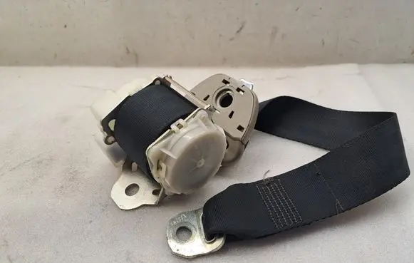Toyota Corolla Verso AR10 Third row seat belt 735700F010C0