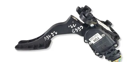 KIA Ceed Accelerator throttle pedal 327002R3000 327002R300