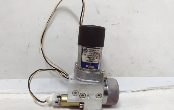 Volkswagen Phaeton Tailgate hydraulic pump motor 3D5827383A HB70075002