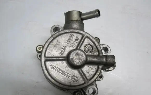 Mazda 6 Vacuum pump 561GB