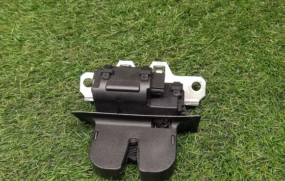 Opel Insignia A Tailgate/trunk/boot lock/catch/latch 13276273