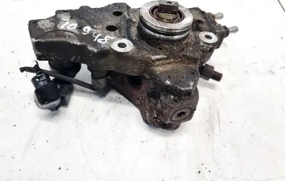 Mercedes-Benz Sprinter W906 Fuel injection high pressure pump A6460700401 0445010143