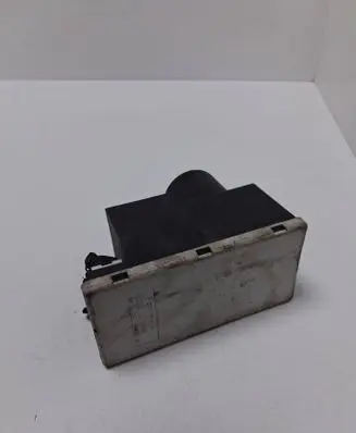 Audi A4 S4 B5 8D Central locking vacuum pump 4A0862257A