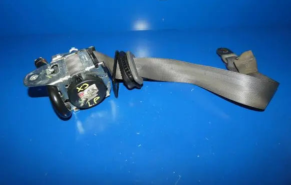 Jaguar XJ X351 Front seatbelt