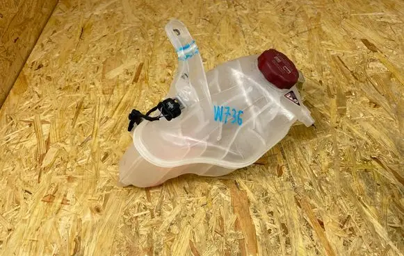 Mercedes-Benz EQE v295 Coolant expansion tank/reservoir A2975000900