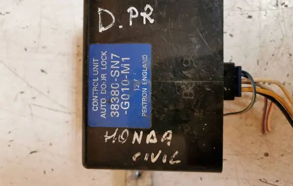 Honda Civic Door control unit/module 38380SN7 G010M1
