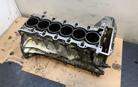 BMW 3 E90 E91 Engine block 7625106