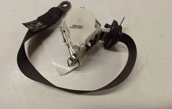 Ford Focus Front seatbelt 33035173